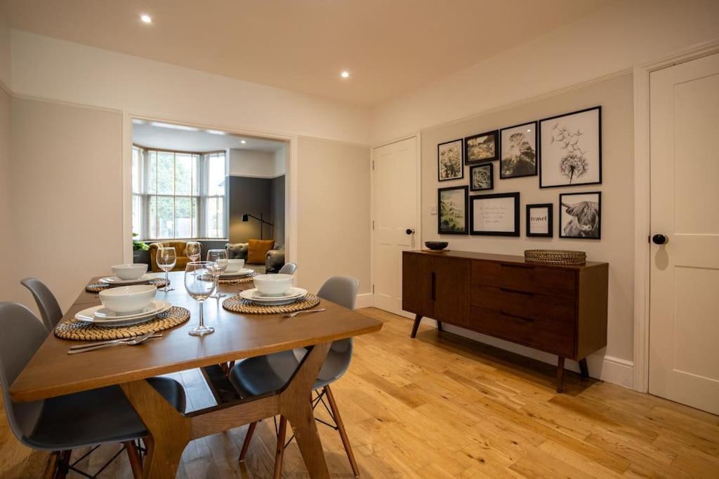 Hereford - Clifton Villa - Beautifully Presented House Located A Short Walk From City Centre - Sleeps 6 Guests - Perfect For Exploring Hereford - Hosted By Rentmyhouse エクステリア 写真