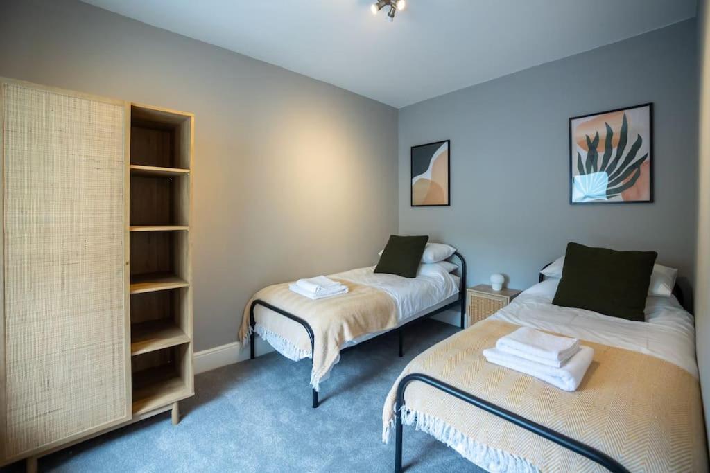 Hereford - Clifton Villa - Beautifully Presented House Located A Short Walk From City Centre - Sleeps 6 Guests - Perfect For Exploring Hereford - Hosted By Rentmyhouse エクステリア 写真