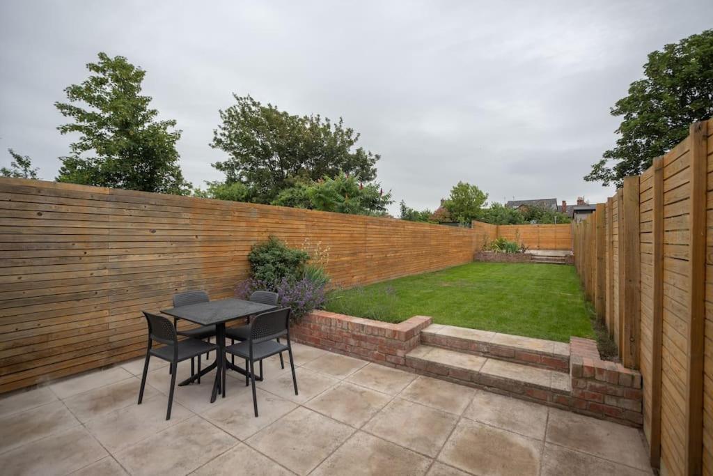 Hereford - Clifton Villa - Beautifully Presented House Located A Short Walk From City Centre - Sleeps 6 Guests - Perfect For Exploring Hereford - Hosted By Rentmyhouse エクステリア 写真