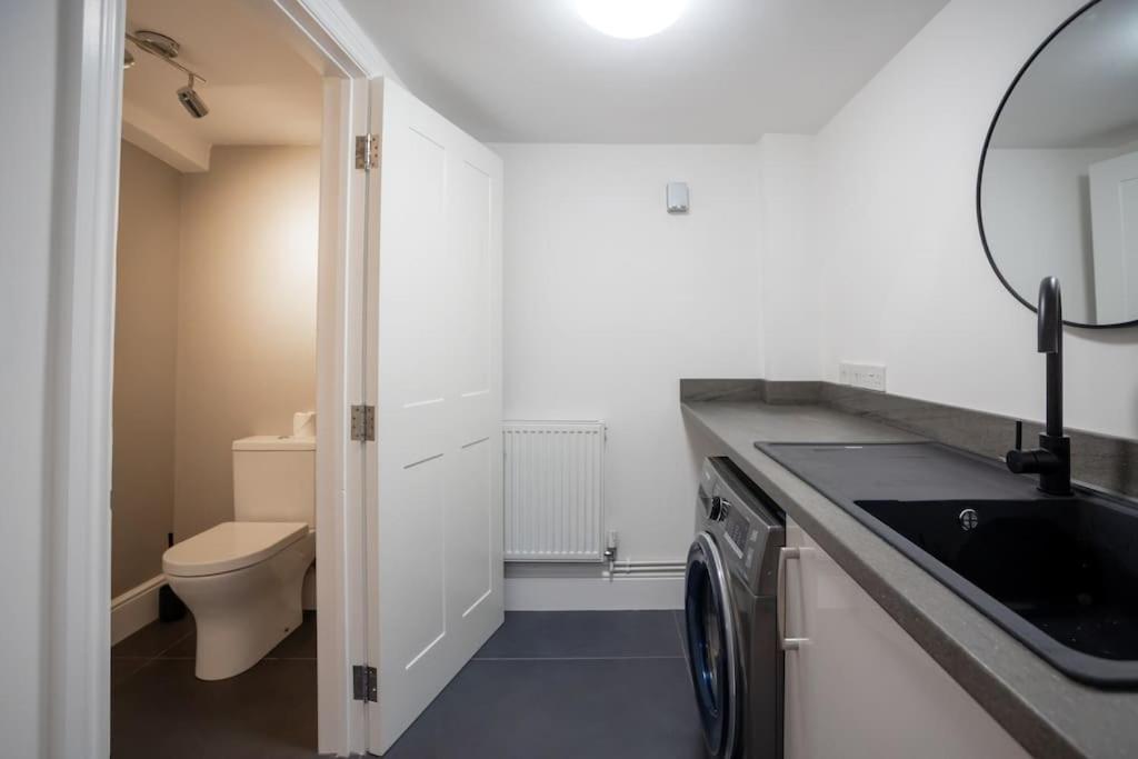 Hereford - Clifton Villa - Beautifully Presented House Located A Short Walk From City Centre - Sleeps 6 Guests - Perfect For Exploring Hereford - Hosted By Rentmyhouse エクステリア 写真