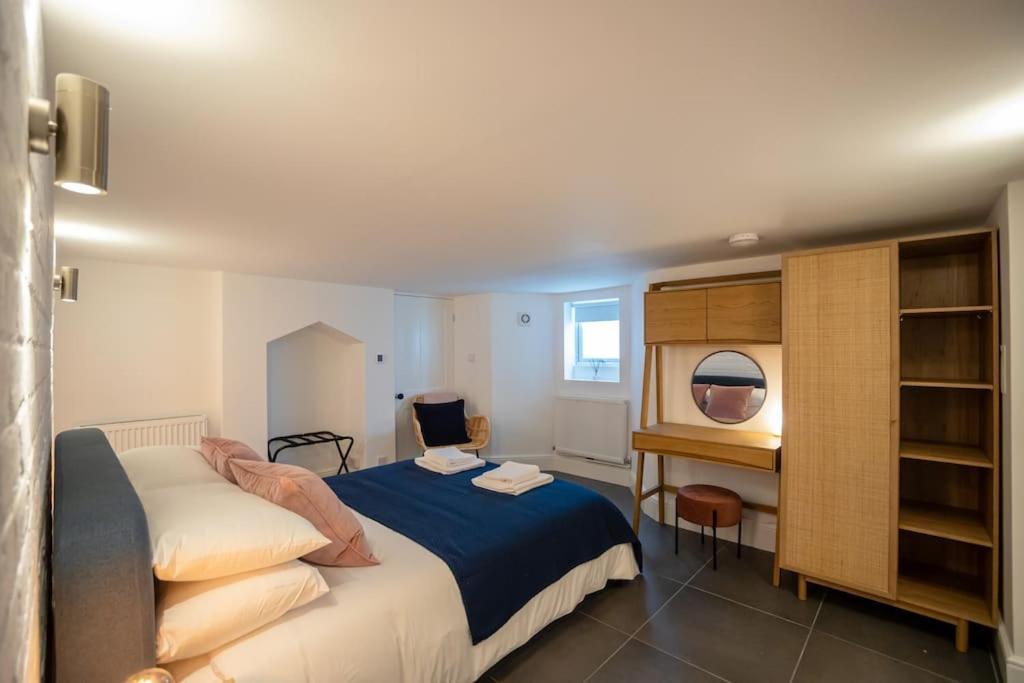 Hereford - Clifton Villa - Beautifully Presented House Located A Short Walk From City Centre - Sleeps 6 Guests - Perfect For Exploring Hereford - Hosted By Rentmyhouse エクステリア 写真
