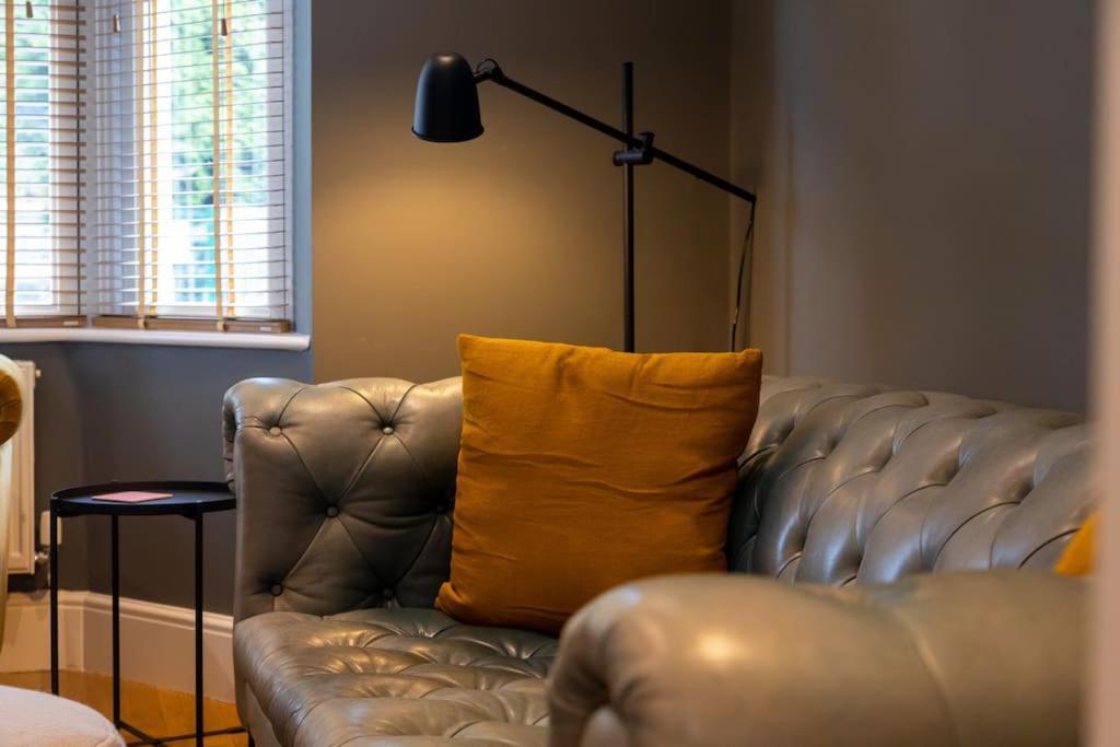 Hereford - Clifton Villa - Beautifully Presented House Located A Short Walk From City Centre - Sleeps 6 Guests - Perfect For Exploring Hereford - Hosted By Rentmyhouse エクステリア 写真