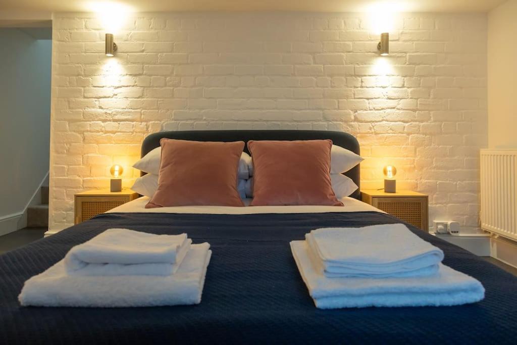 Hereford - Clifton Villa - Beautifully Presented House Located A Short Walk From City Centre - Sleeps 6 Guests - Perfect For Exploring Hereford - Hosted By Rentmyhouse エクステリア 写真